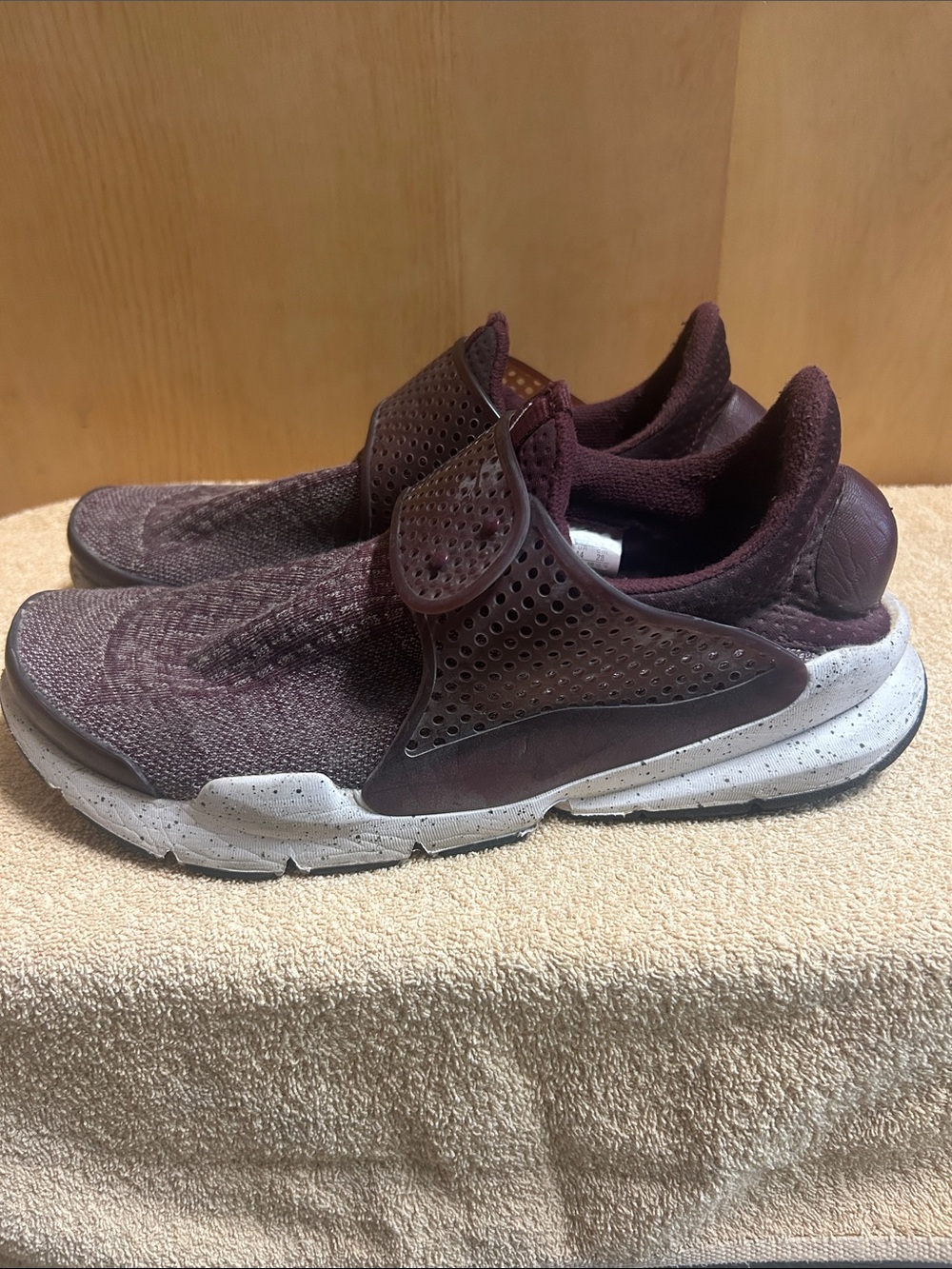 Nike Slip-On Sneakers in Burgundy and Gray